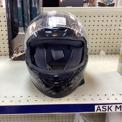 Small Motorcycle Helmet—- Great Condition 🛵💨