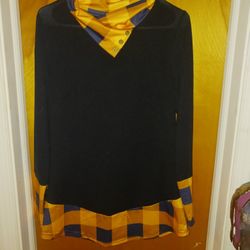 Very Nice Ladies Size Medium Top 