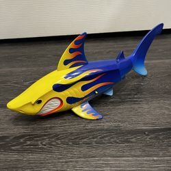 Blue lightning shark motorized pool/bath toy