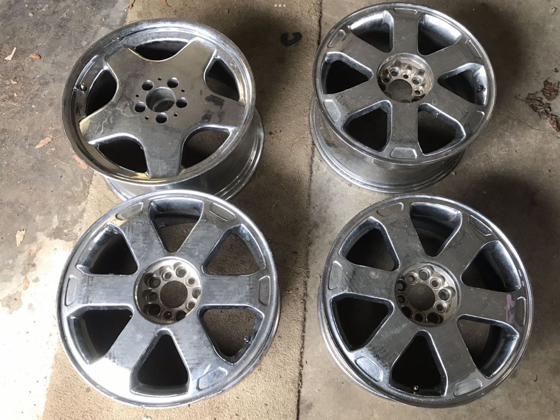 3 Chome & 1 AMG Style 16 In. Wheels