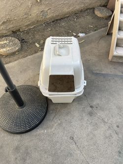 Cat 🐈 House