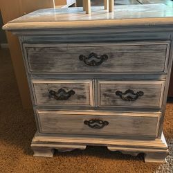 Nightstand/end table