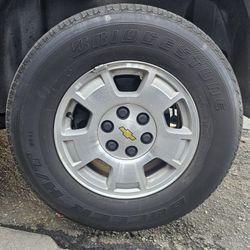 Chevy Wheels with tires 17  265 /70