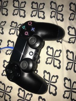 PS4 controller