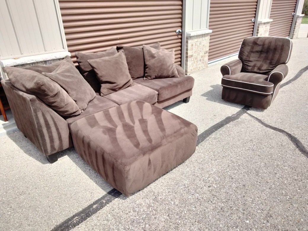 Brown Couch+Ottoman And Recliner Set *DELIVERY INCLUDED*
