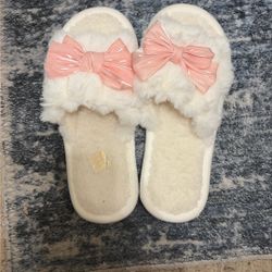 Slippers With Pink Bow