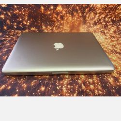 MacBook Pro (2018) 8 Gb Ram 13 Inch (W Charger) 