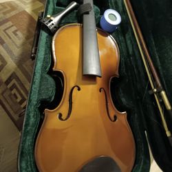 Gorgeous "Cremona" Violin W/Case
