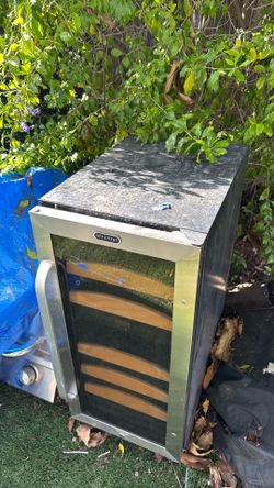 Free! Wine fridge dual climate