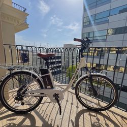Heybike Cityscape L5 Electric Bike – Like New! Ridden Only Twice – Includes Rack, Lock & Phone Mount 
