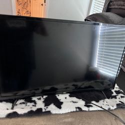 TCL Tv Roku 32. FREEEEEEEEEEE