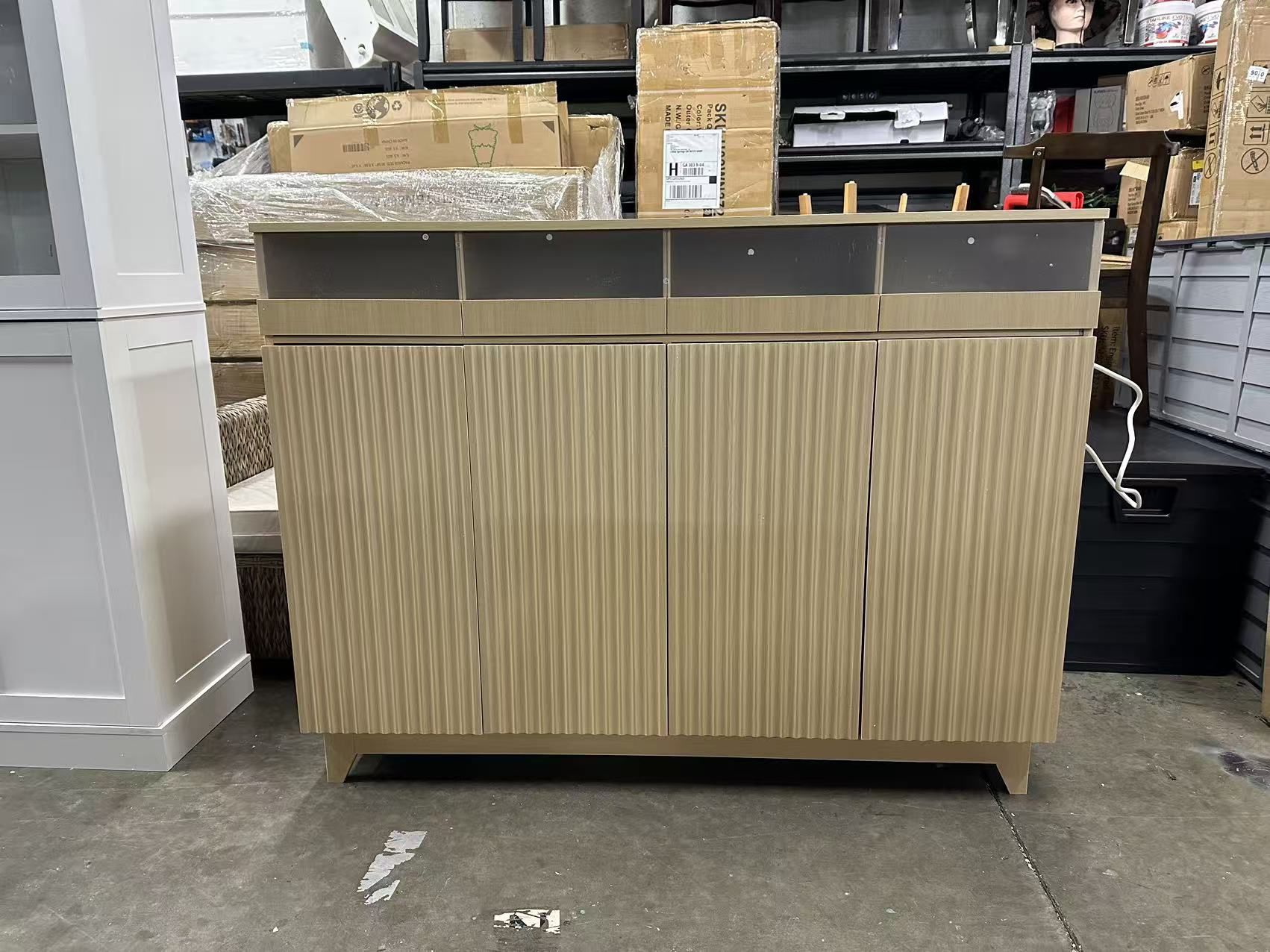 55" Sideboard Buffet Cabinet with Storage, Minimalist Credenza Kitchen Table with 2 AC Power Outlets and Drawer with LED Lights。 💰$119 – Assembled 💰