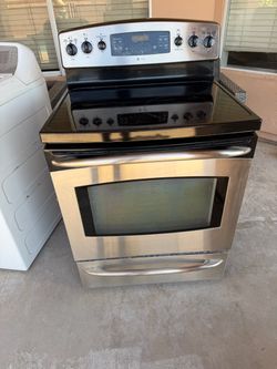 Stove (electric / GE brand)
