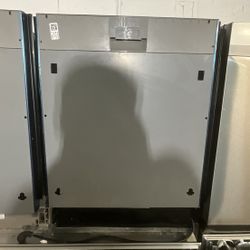 Thermador Dishwasher DWHD640EPR/27 – Panel Ready – Open Box