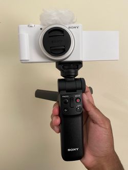 Sony ZV-1F Vlog Camera (+) Accessory kit. (Great Condition)