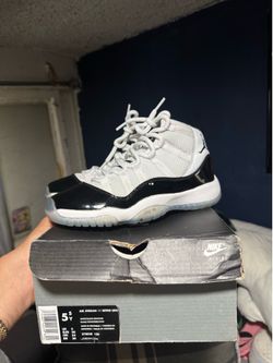 Air Jordan Concord 11 XI size 5.5y