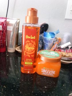 Tree hut BODY WASH AND SCRUB