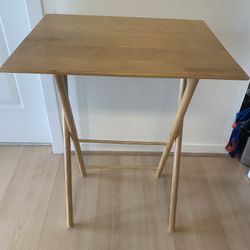 Folding table wood light color