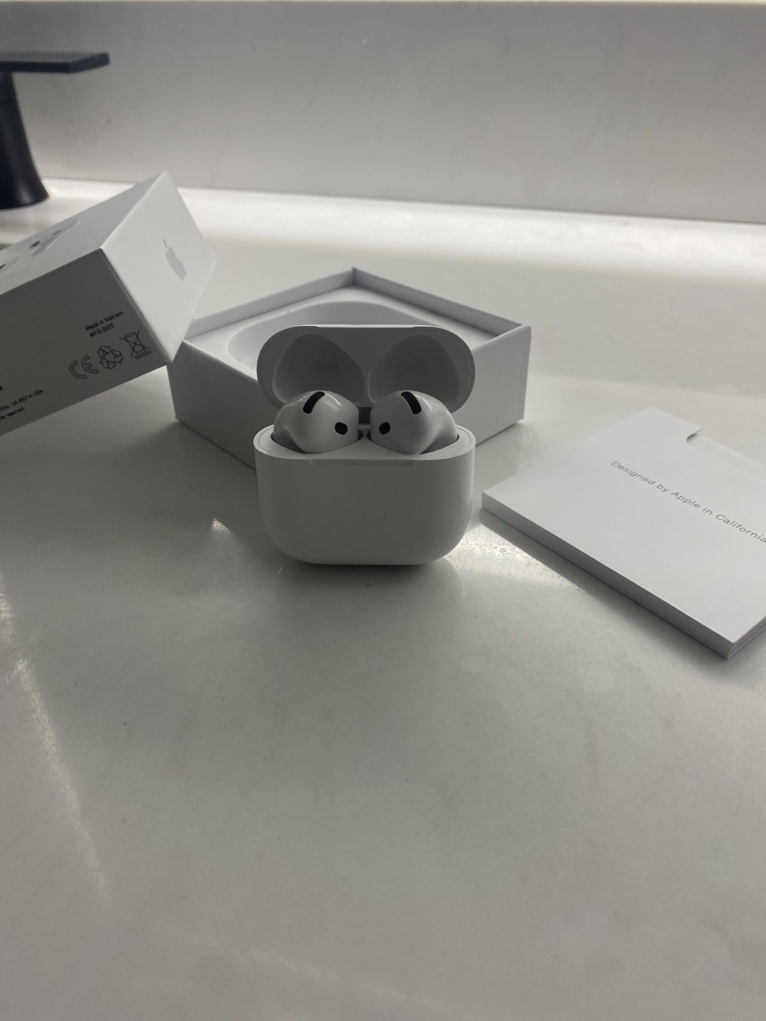 AirPods 4 With ANC