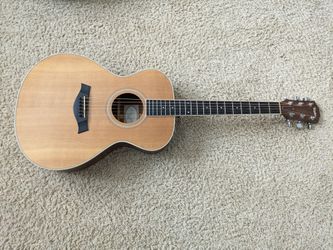 Taylor GC3 Acoustic Guitar With Case