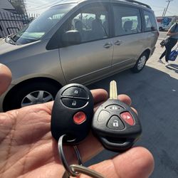 Llaves De Autos / Car Keys And Remotes