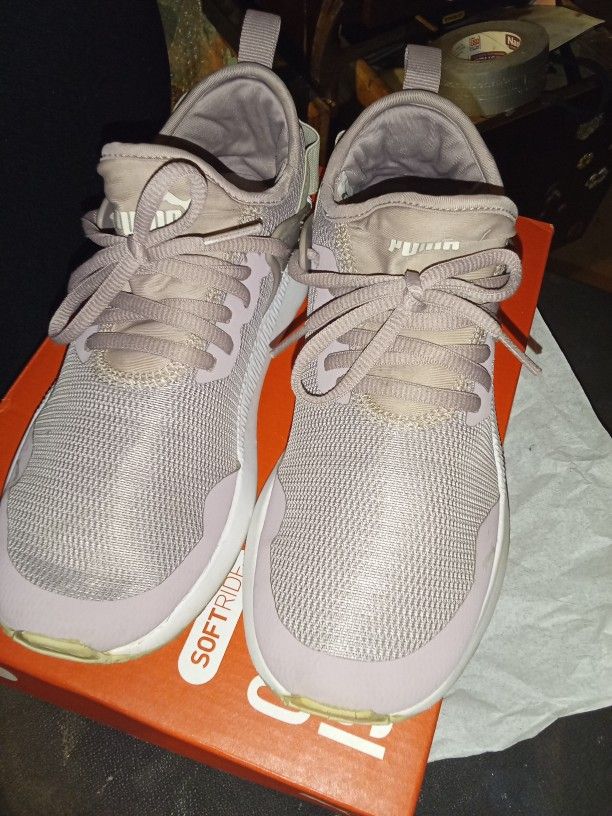 Puma Size 6.5 BRAND NEW IN BOX NEVER WORN Tennis Shoes