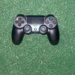PS4 controller 