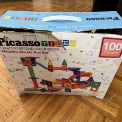 PicassoTiles Magnetic Marble Run Set 