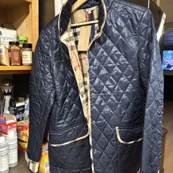 LOW PRICE MOVING- NWT BURBERRY $1100 RETAIL CLASSIC QUILTED JACKET 