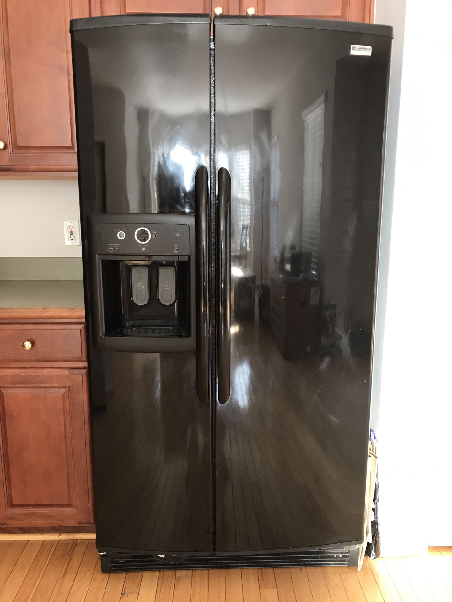 Kenmore Elite Refrigerator w/ water & ice maker in door panel!