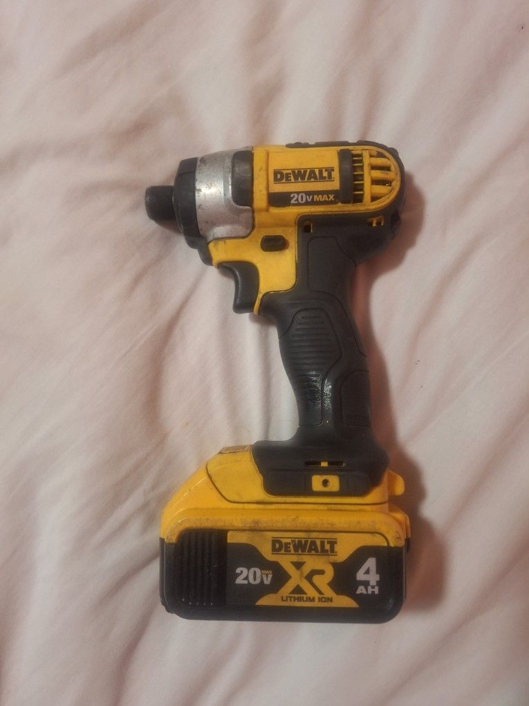 DeWalt 20v Max 4ah Lithium Ion Impact Drill Gun GREAT CONDITION WORKS GOOD