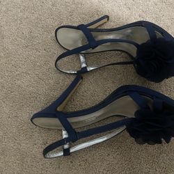 Black Pumps, Heels, 1 Gold, All Size 5 Shoes 