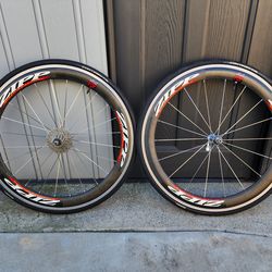 Zipp Speed Weaponry 404 Carbon Clincher Rim Brake Wheelset w/ 700x25c like new GP5000 tires