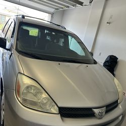 2004 Toyota Sienna