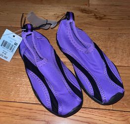 Girls 8 Swim Shoes NEW