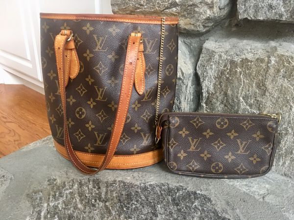 Louis Vuitton bucket bag with cosmetic pouch for Sale in Burlington, NC - OfferUp