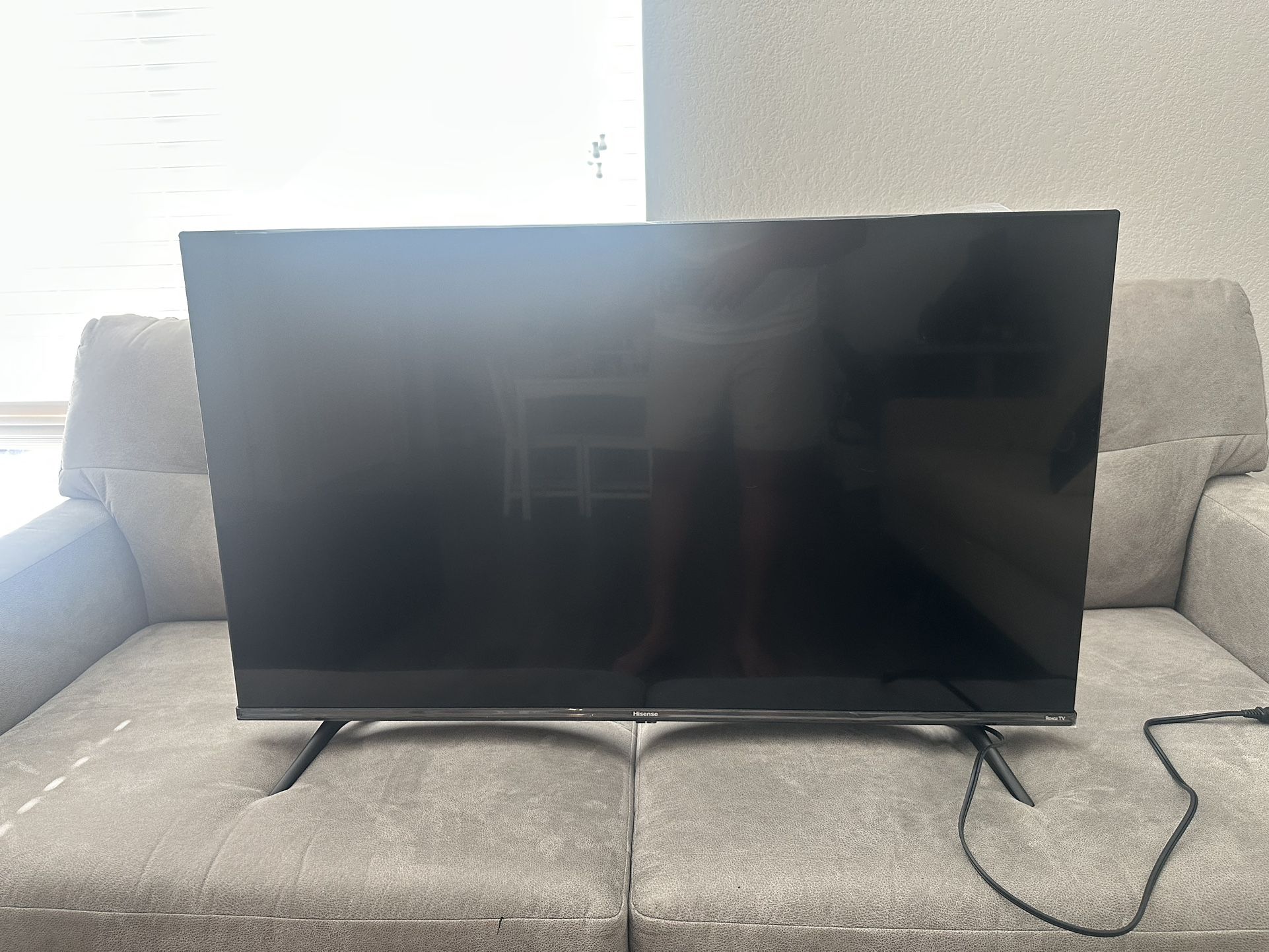 32 Inch TV Hisense Roku