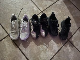 Boys shoes (size 1)