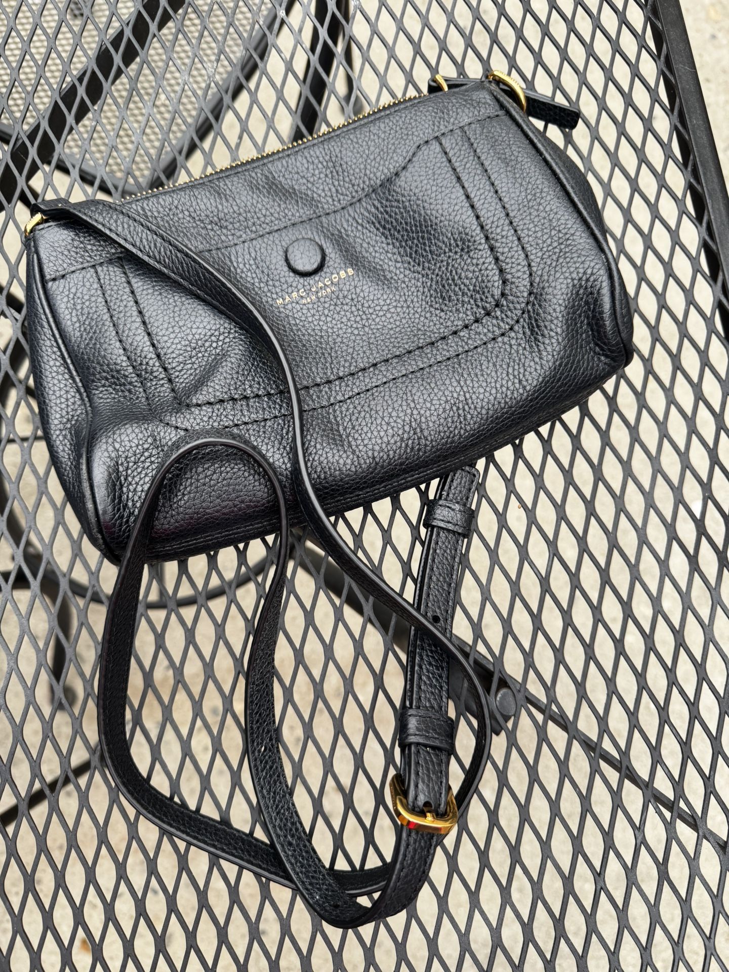 Marc Jacobs Black Leather Shoulder Bag - Used