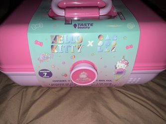 Hello kitty x caboodles