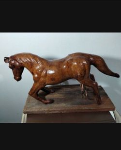 VINTAGE - MC LEATHER HORSE STATUE FIGURINE 13"×7"