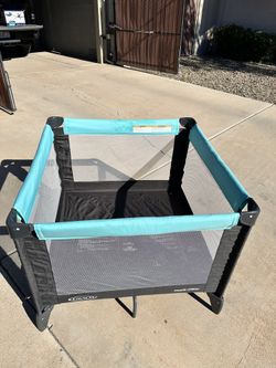 Graco Pack n Play Totbloc With Mattress And Sheet Set