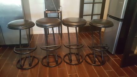 4 kitchen island stools
