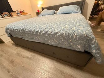 King bed with mattress