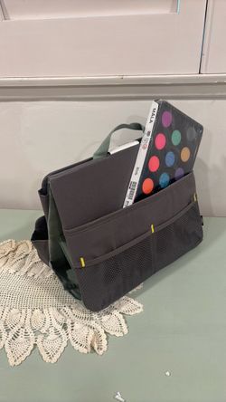 Art supplies holder + watercolors