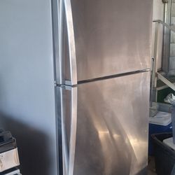 New whirlpool makes ice