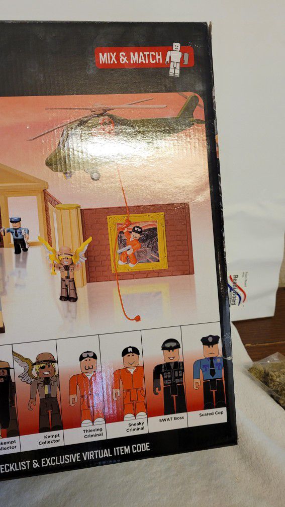 Boneco Roblox Jailbreak Museum Heist 33 Peças - Pirlimpimpim Brinquedos