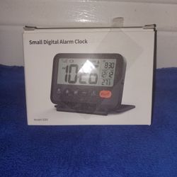 NEW IN BOX DIGITAL ALARM CLOCK