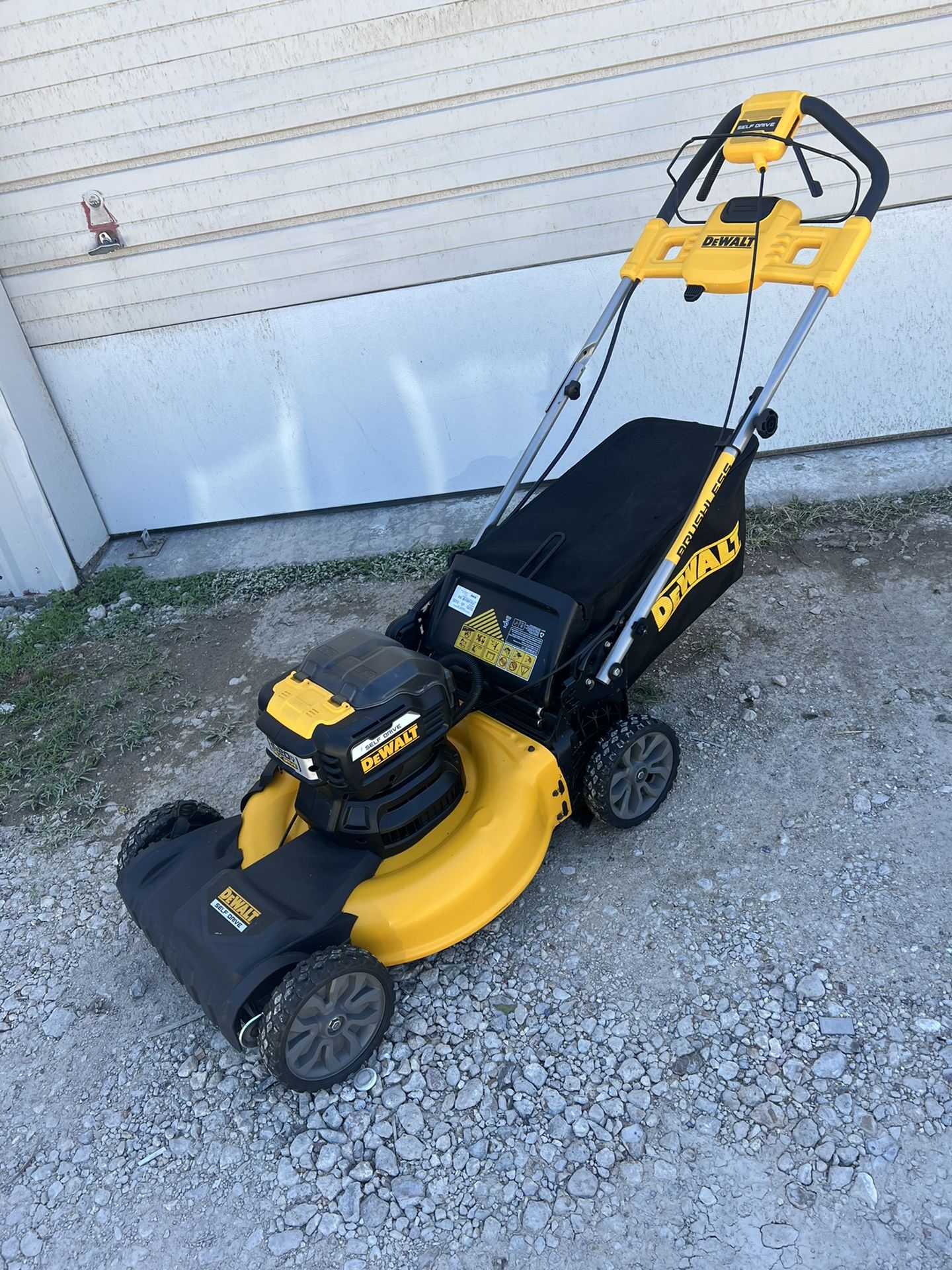 Dewalt 20v Lawn Mower Self Propelled (tool Only)