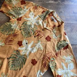VINTAGE TOMMY BAHAMA BUTTON UP